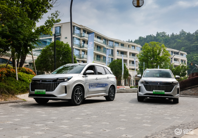 同样是插混SUV，蓝电E5比Z6iDD便宜3万，还有7座