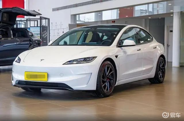 新款特斯拉Model 3高性能全驱版卖33.59万贵吗？