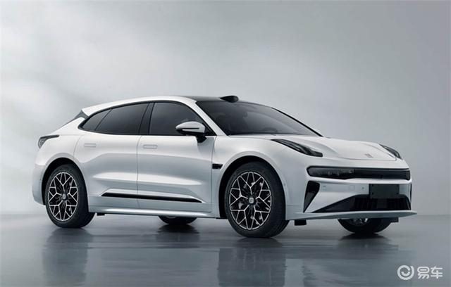 极氪001到底是“一年三剑”还是“四年三代”?