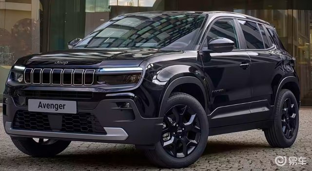 Jeep Avenger黑化版官图发布，双大屏+黑化套件