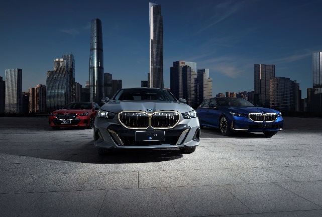 全新BMW 5系，豪华孕育于研发测试