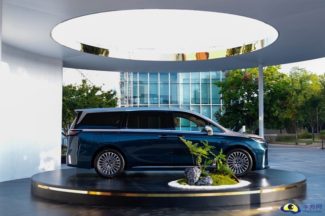 2026款岚图梦想家正式上市 售32.99万元起