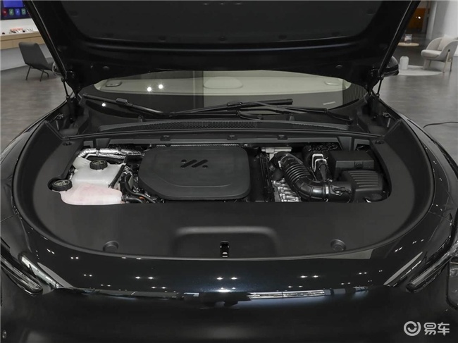 谁更懂“家庭刚需”?昊铂HT与智己LS6的实用主义对决