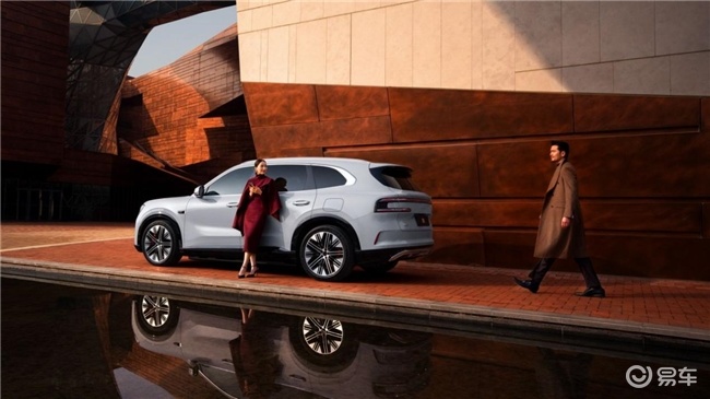 性能排名第一梯队、接待体验百万级：极氪8X双标杆姿态上市