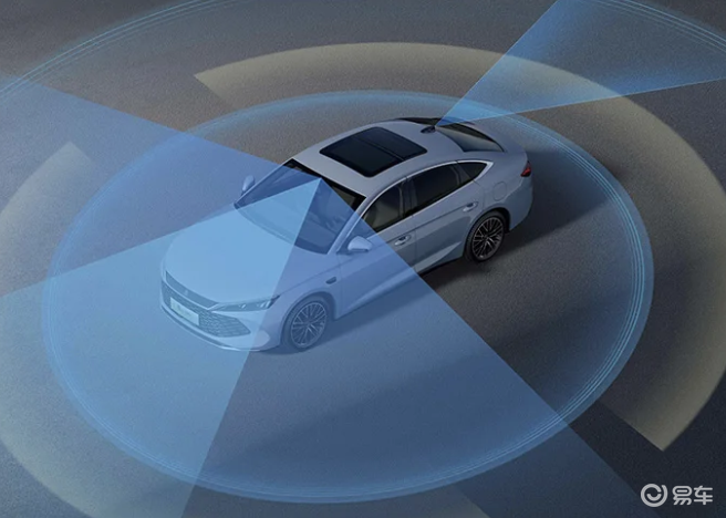 2款插混轿车横评,比亚迪秦LDM和风云A8L,谁值得入手