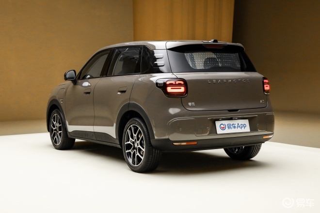 现在下手还是等等看 零跑A10和比亚迪元UP如何选