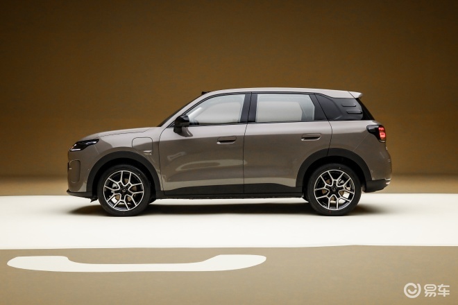 现在下手还是等等看 零跑A10和比亚迪元UP如何选