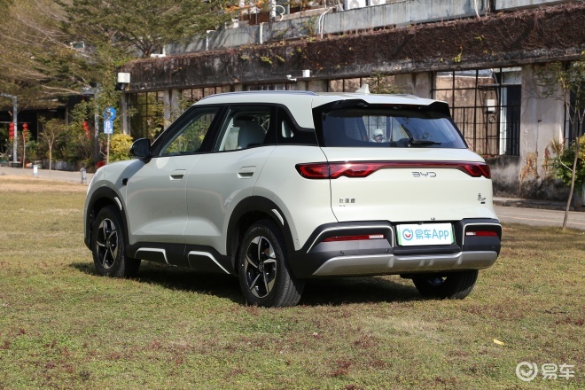 现在下手还是等等看 零跑A10和比亚迪元UP如何选