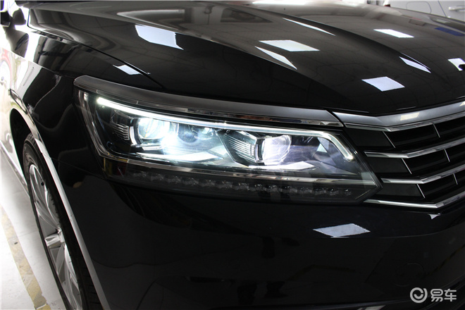 车灯,这一款帕萨特(享500元易车专属补贴)的大灯低配已经标配的是氙气