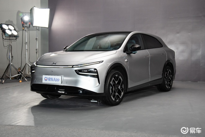 选智能还是选稳定 小鹏G7对比特斯拉Model Y
