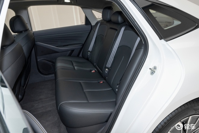 10万预算插混轿车 日产N6和吉利银河A7如何选