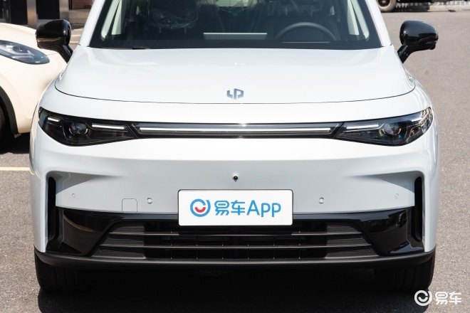 家庭自驾游的终极抉择：吉利银河M9与零跑C16谁更得人心