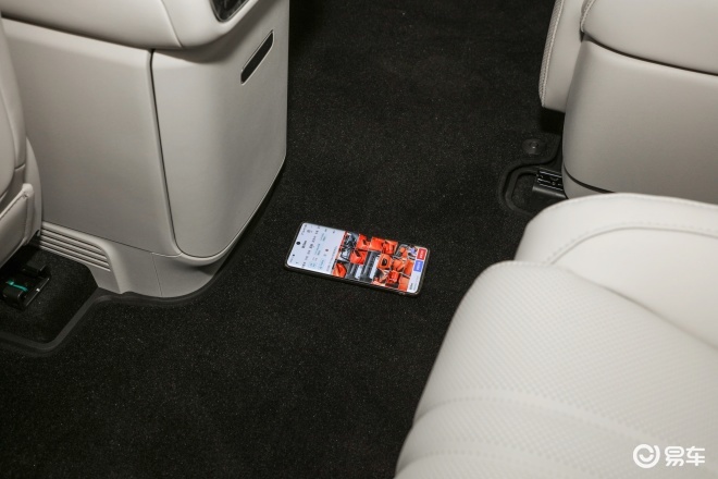 家庭露营出行新选择:吉利银河M9与大众揽境的正面交锋