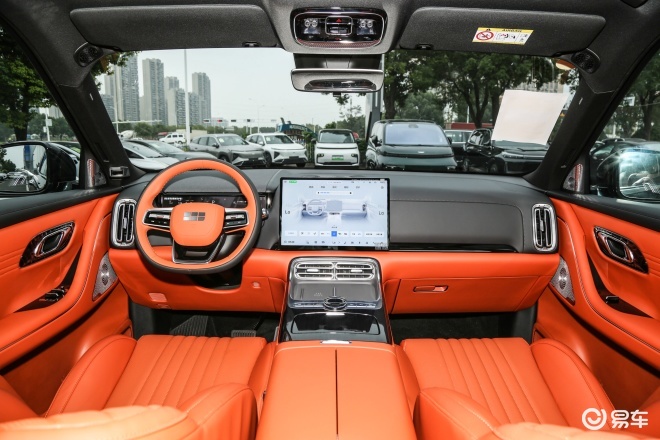 价格重构！30万级插混SUV，体验与性价比如何兼得？