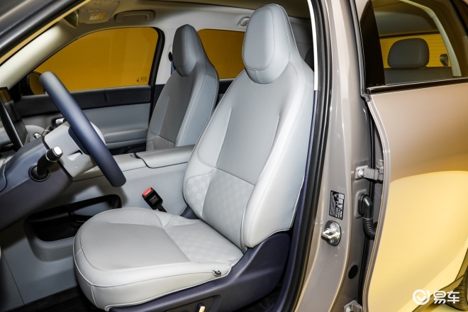 现在下手还是等等看 零跑A10和比亚迪元UP如何选