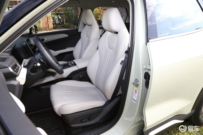 现在下手还是等等看 零跑A10和比亚迪元UP如何选