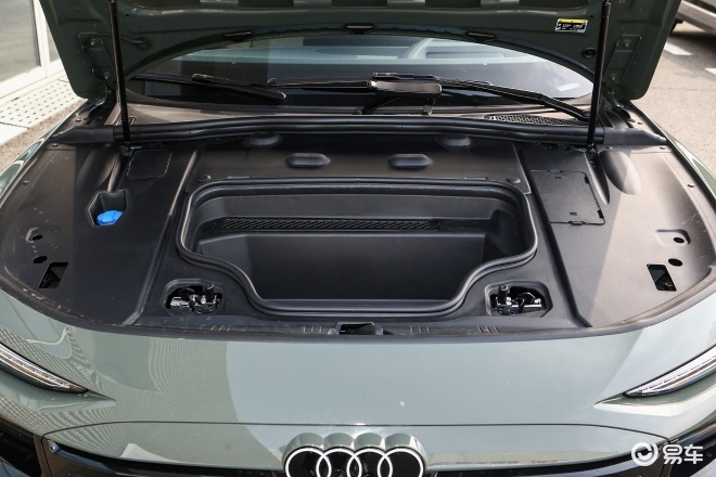 老对手新赛道 奥迪A6L e-tron和宝马i5如何选