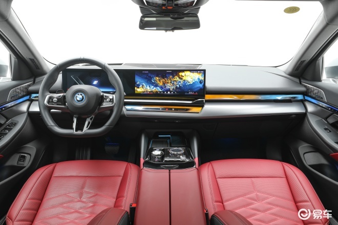 老对手新赛道 奥迪A6L e-tron和宝马i5如何选