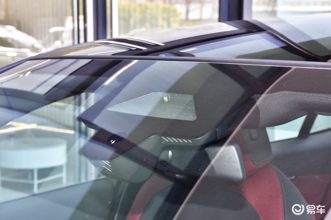 老对手新赛道 奥迪A6L e-tron和宝马i5如何选