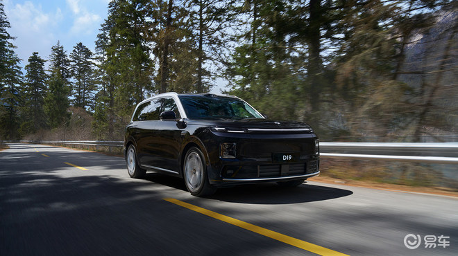 零跑D19拆了9系“旗舰门槛” | 汽势现场