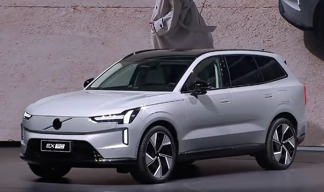 北欧旗舰升级！新款沃尔沃EX90预售，能否站稳脚跟？