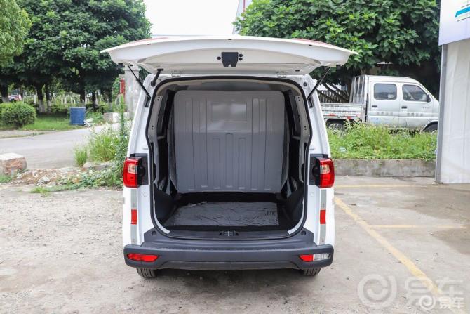 欧诺s ev这种车型多长时间保养一次,价格是多少?