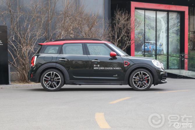 Mini这一款车辆进行车身改色价格需要多少钱 Mini Jcw Countryman汽车问答 易车