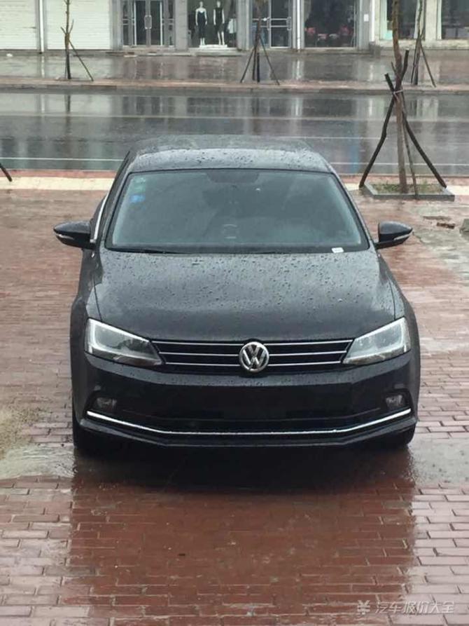 【刚提的车15款速腾黑色.昨天在洗车店洗完车.发现有不少印记.