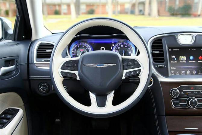 【预计40w看上了克莱斯勒,就不知怎样,有同级的推荐下.克莱斯】汽车问