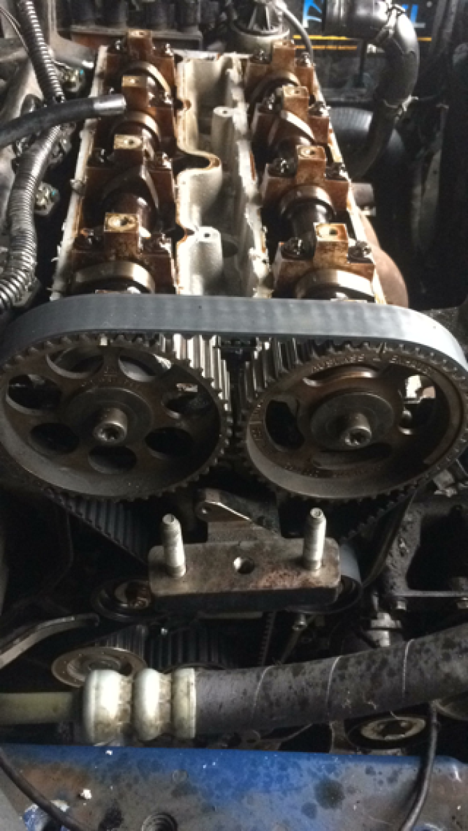 【雪佛兰景程05年2.0自动.发动机正时怎么对.