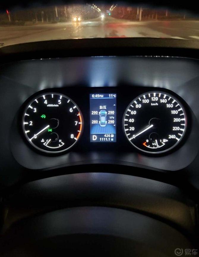 14代轩逸新车胎压显示一直是这样,请问是不是偏高了?