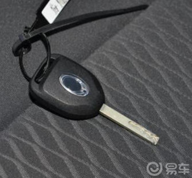 19款欧拉r1 351灵趣版 标配几把钥匙?钥匙是这样吗?