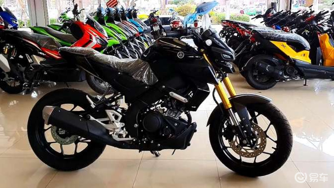 2020款雅马哈mt-15到店实拍,外形拉风,适合家用代步!