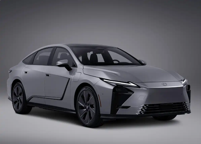 全新 ES 300h 亮相，全新混动加持，BBA还香吗