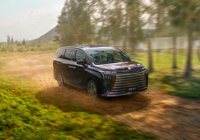 买豪华新能源MPV该选谁？一文讲清这些热门车型的优劣势！