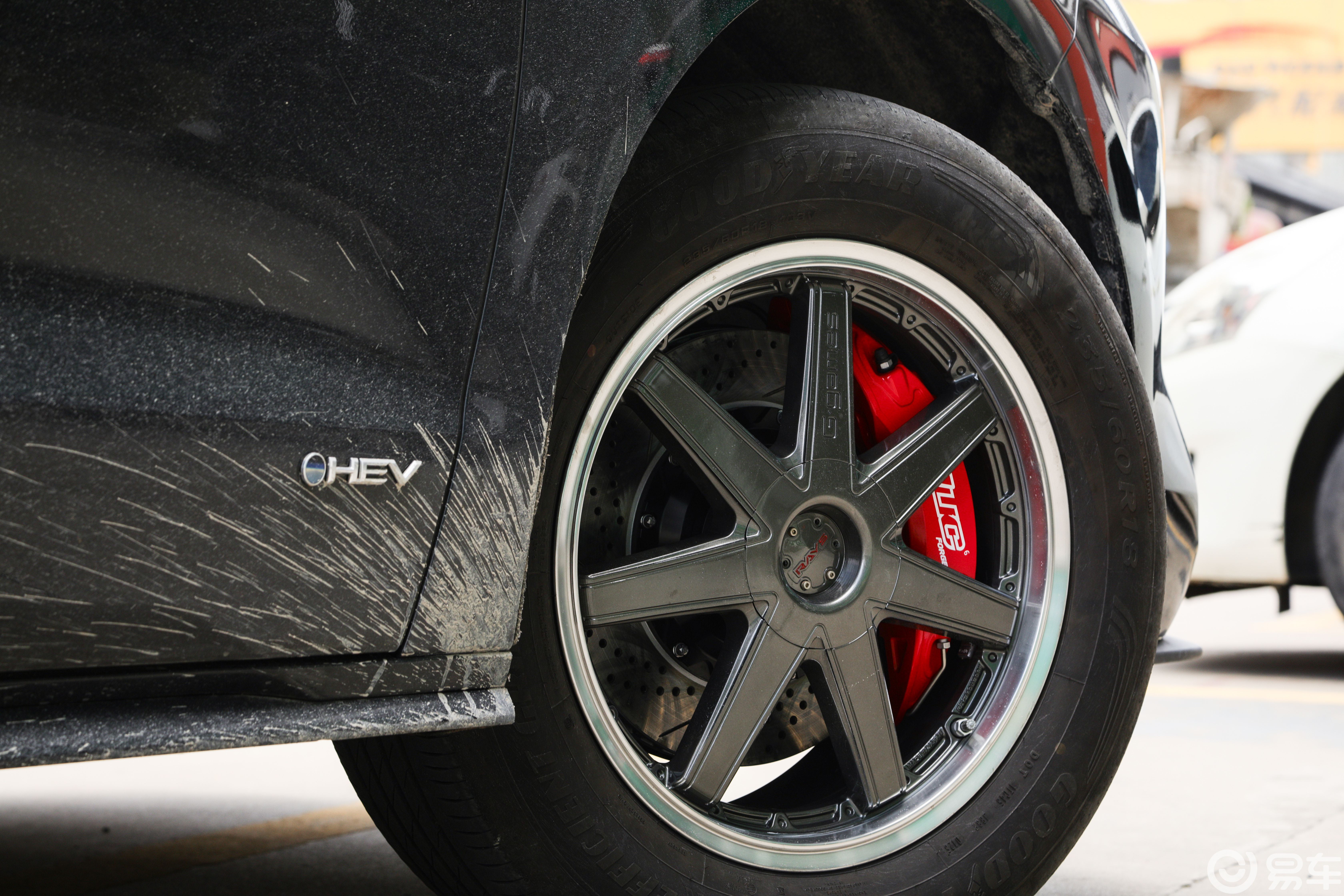 25款丰田塞那改装MUC前轮六活塞刹车卡钳套装