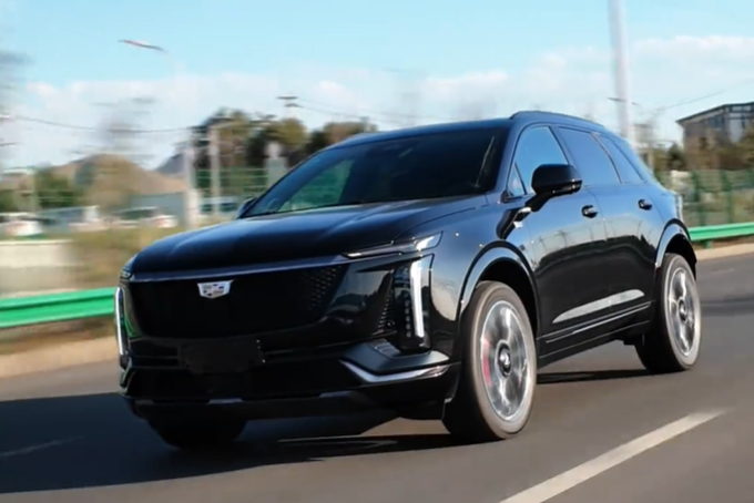 与其说它固执，倒不如说它专业，试驾这车，底盘确实强