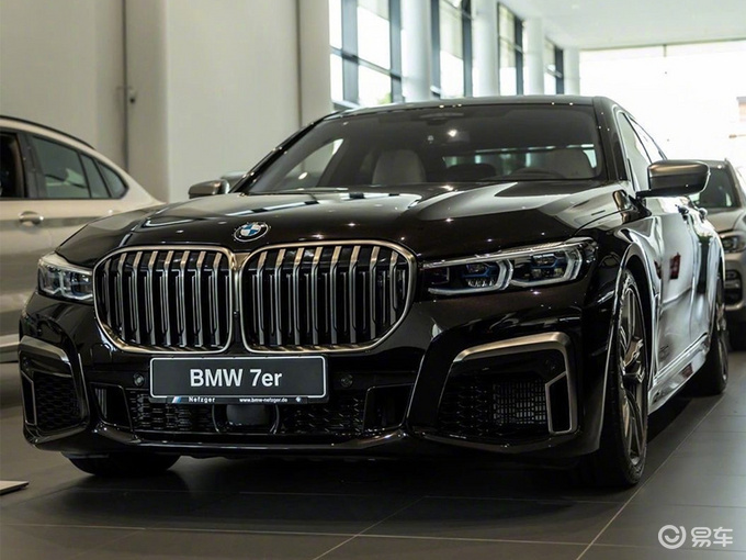 宝马全新7系760li车型实拍搭66tv12引擎