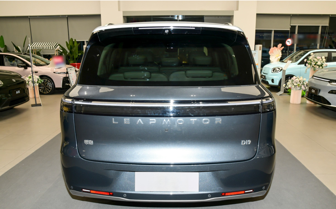 零跑D19真正有冲击力的不是车长5米2,而是这套产品思路