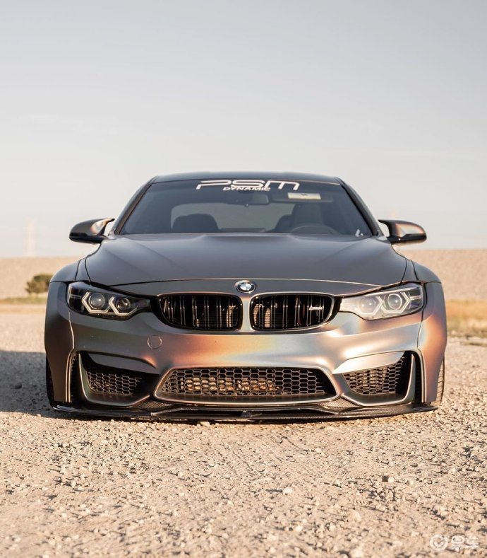 宝马m4f82宽体低趴