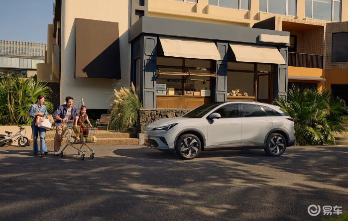 三口之家短途出行，埃安i60与极狐T5短途适配对比