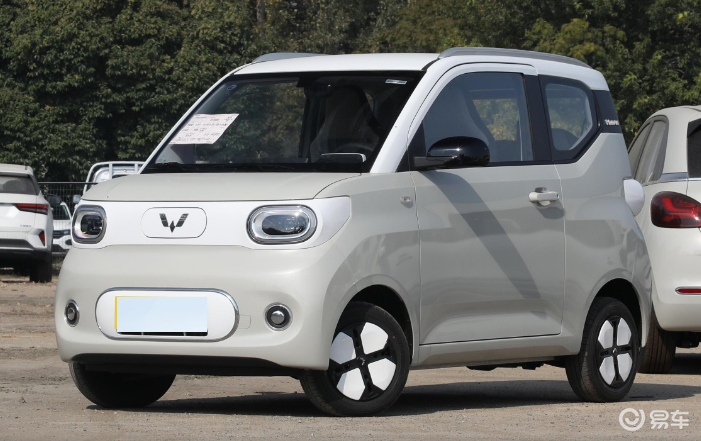 五菱宏光miniev第三代马卡龙的最高续航里程是215km在续航_易车