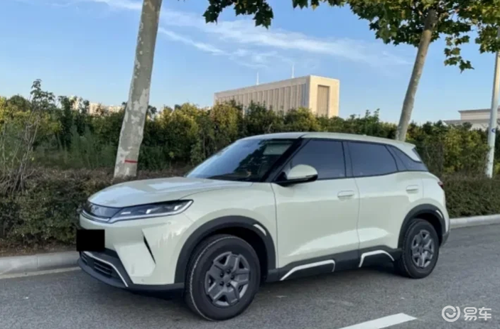 比亚迪终于慌了？10万级新车配激光雷达+3C快充