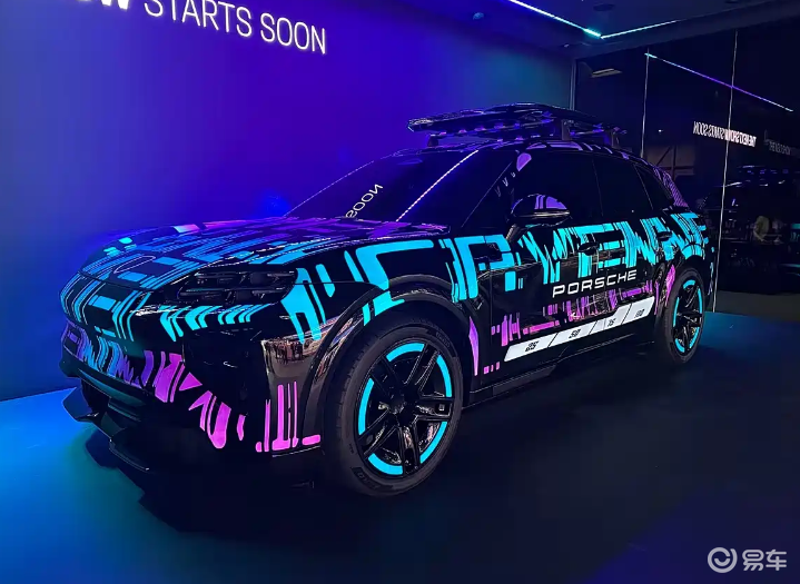 保时捷纯电Cayenne内饰：采用弧形屏幕，配全景天窗