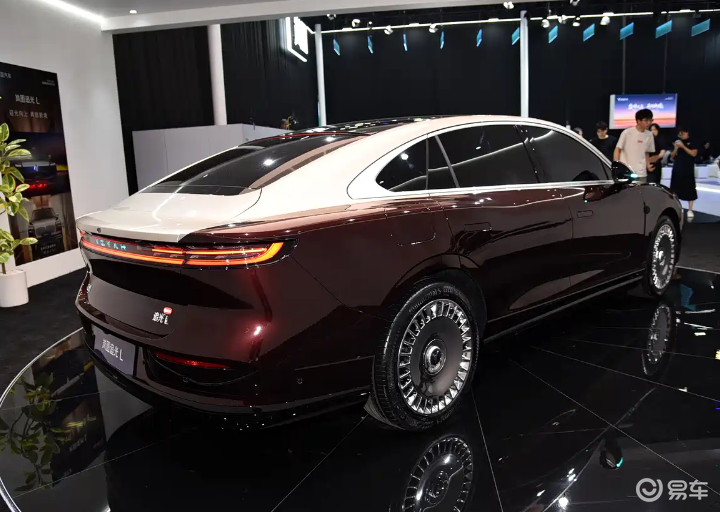 抱上华为就稳了?岚图追光L设计被指用力过猛,翻身仗不好打