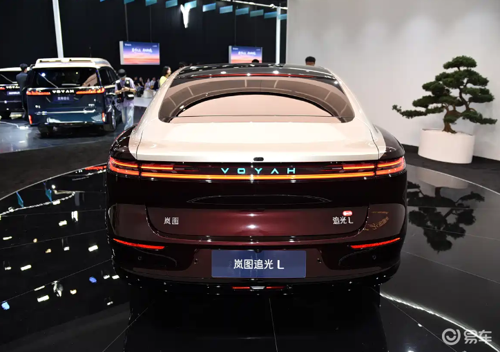 抱上华为就稳了?岚图追光L设计被指用力过猛,翻身仗不好打