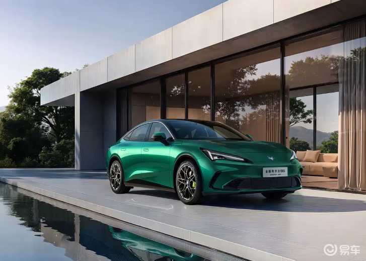 极狐S5新增1.5L增程版,175公里纯电续航够用了