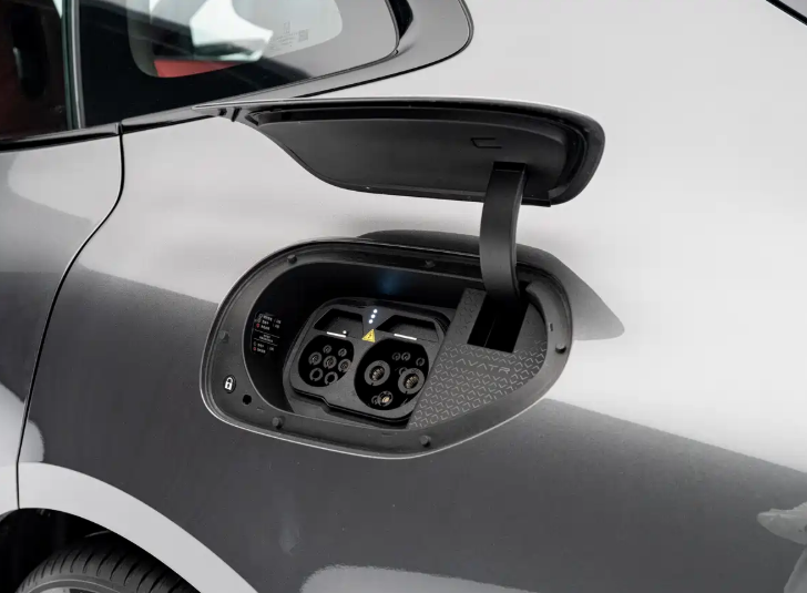 阿维塔06T实车亮相 4月8日预售 华为激光雷达