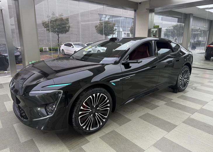 新款阿维塔12预售：标配华为896线激光雷达