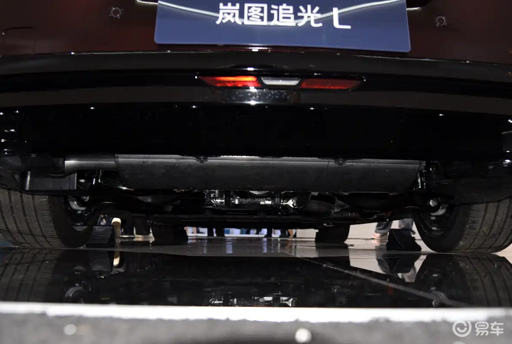 抱上华为就稳了?岚图追光L设计被指用力过猛,翻身仗不好打